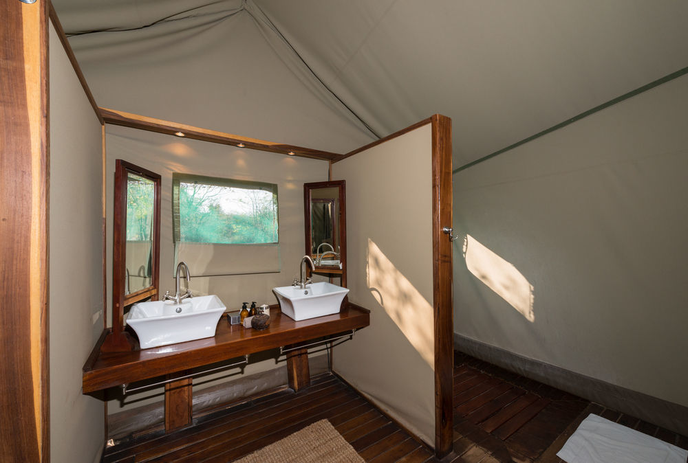 Ongava Tented Camp - All-Inclusive オカウクエジョ エクステリア 写真